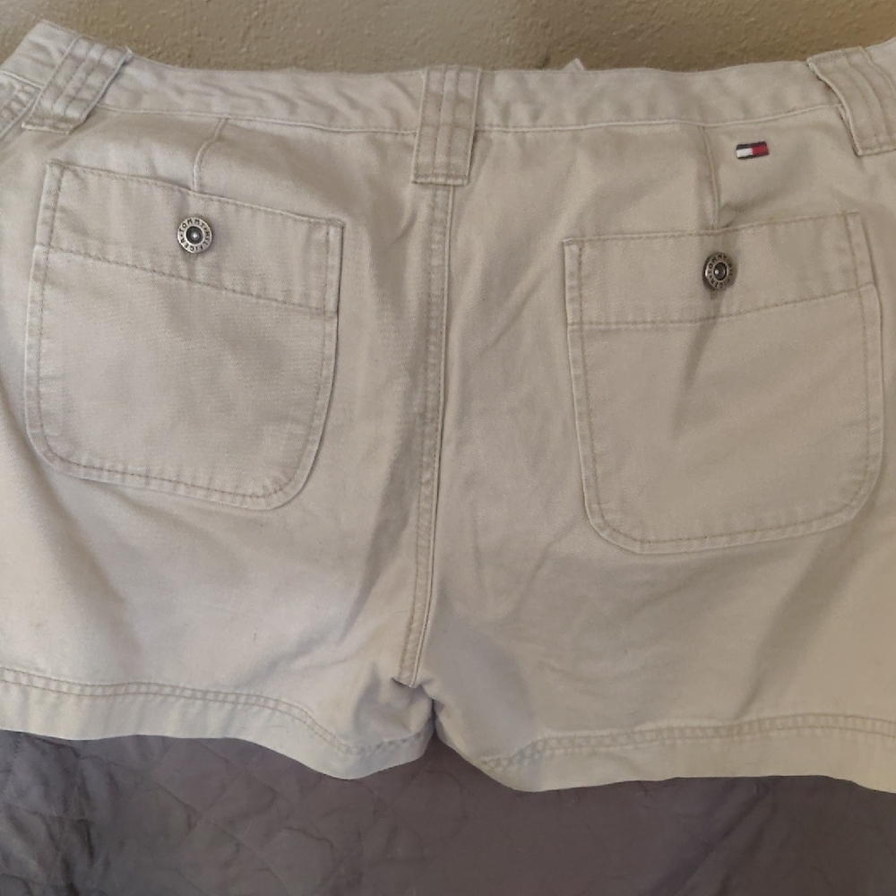 Tommy Hilfiger Light Khaki Shorts